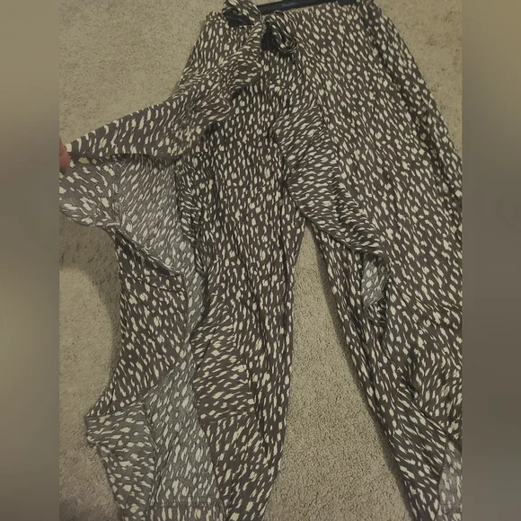 SaltyLemon Women's Brown Patterned Wide Leg Pants - Picture 4 of 5